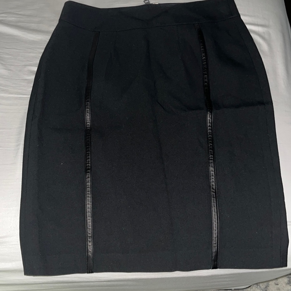 Burberry lined leather accented pencil skirt- US 12